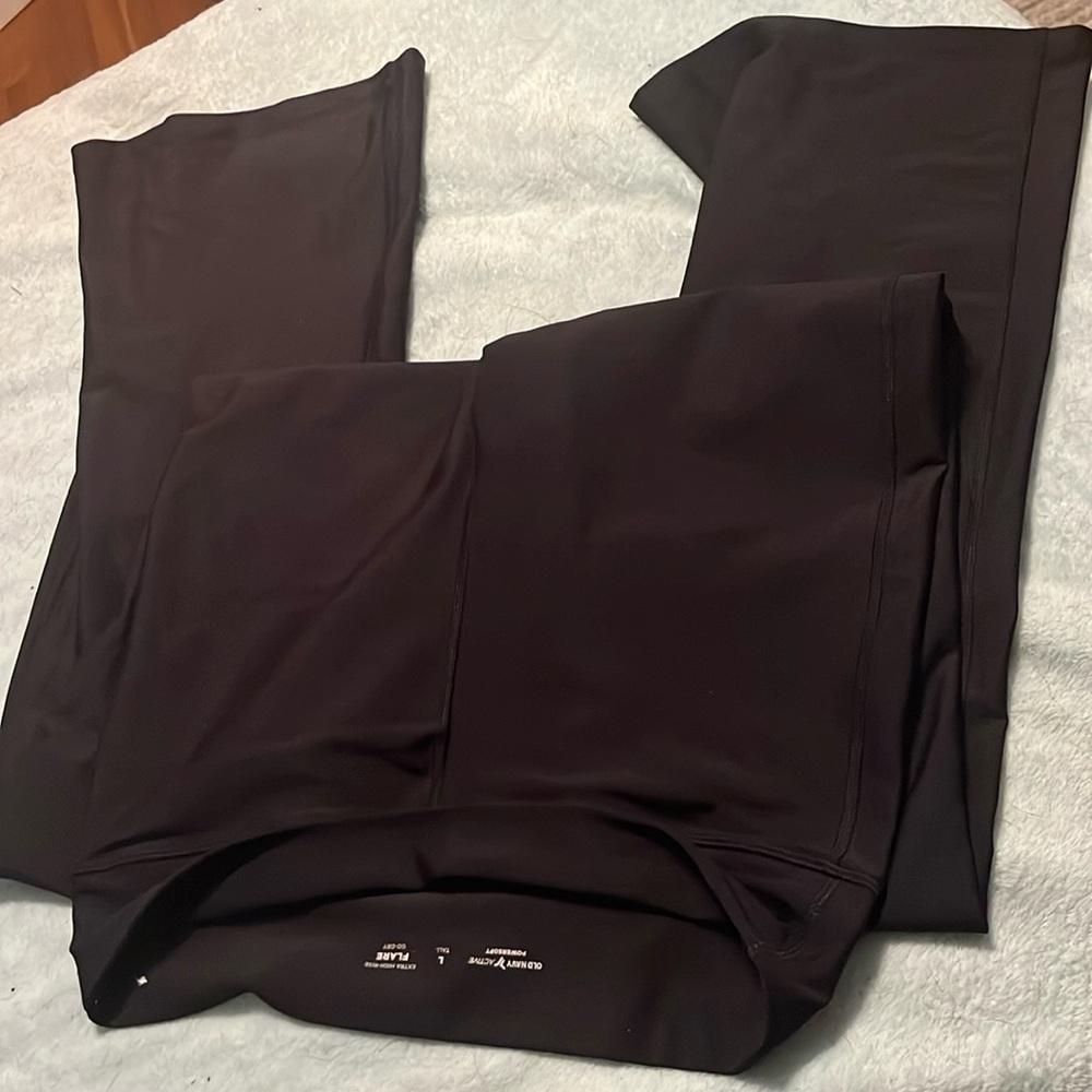 These tall leggings are super cute. Were never worn. They ended up being short.